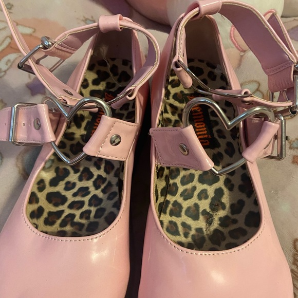 size “7” demonia pink heart buckle mary janes - Picture 4 of 4